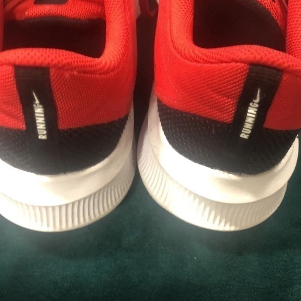Nike‎ 7 youth red tennis shoes downshifter D103